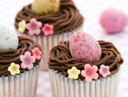 Mini Easter Fudge Cakes